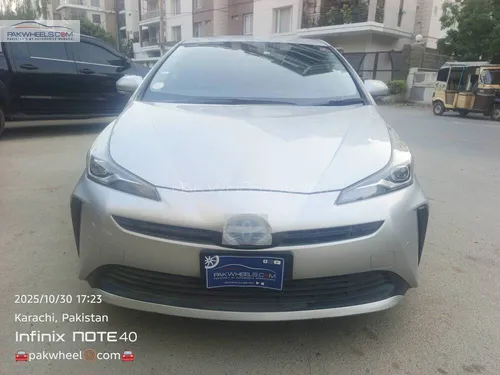Toyota Prius S 2021
