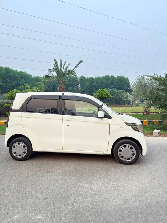 Honda N Wgn 2014 for Sale in Faisalabad Honda N Wgn 2014 for Sale in Faisalabad Image-2