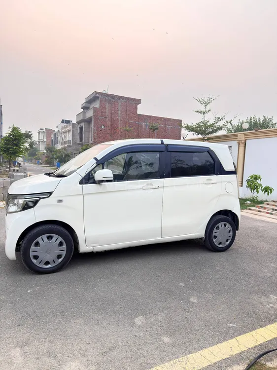 Honda N Wgn 2014 for Sale in Faisalabad Honda N Wgn 2014 for Sale in Faisalabad Image-3