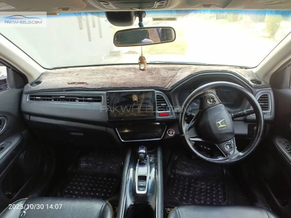 Honda Vezel 2014 for Sale in Multan Honda Vezel 2014 for Sale in Multan Image-9