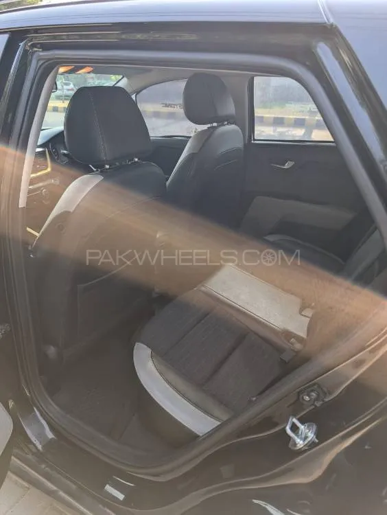 KIA Stonic 2022 for Sale in Lahore KIA Stonic 2022 for Sale in Lahore Image-10