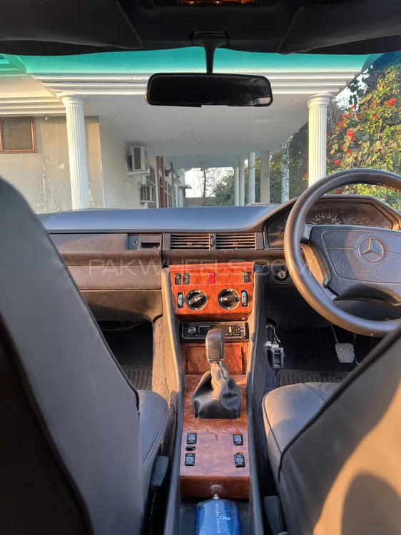 Mercedes Benz E Class 1990 for Sale in Peshawar Mercedes Benz E Class 1990 for Sale in Peshawar Image-6