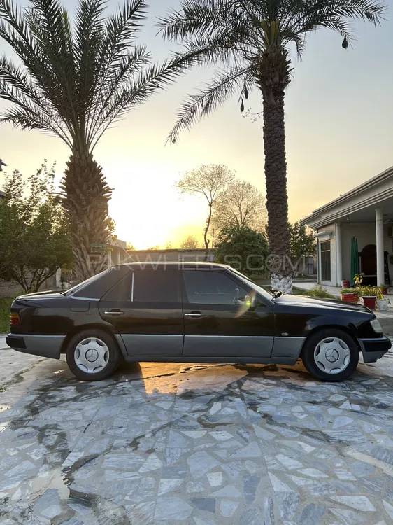 Mercedes Benz E Class 1990 for Sale in Peshawar Mercedes Benz E Class 1990 for Sale in Peshawar Image-13