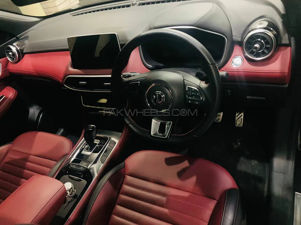 MG HS 2025 for Sale in Faisalabad Image-1