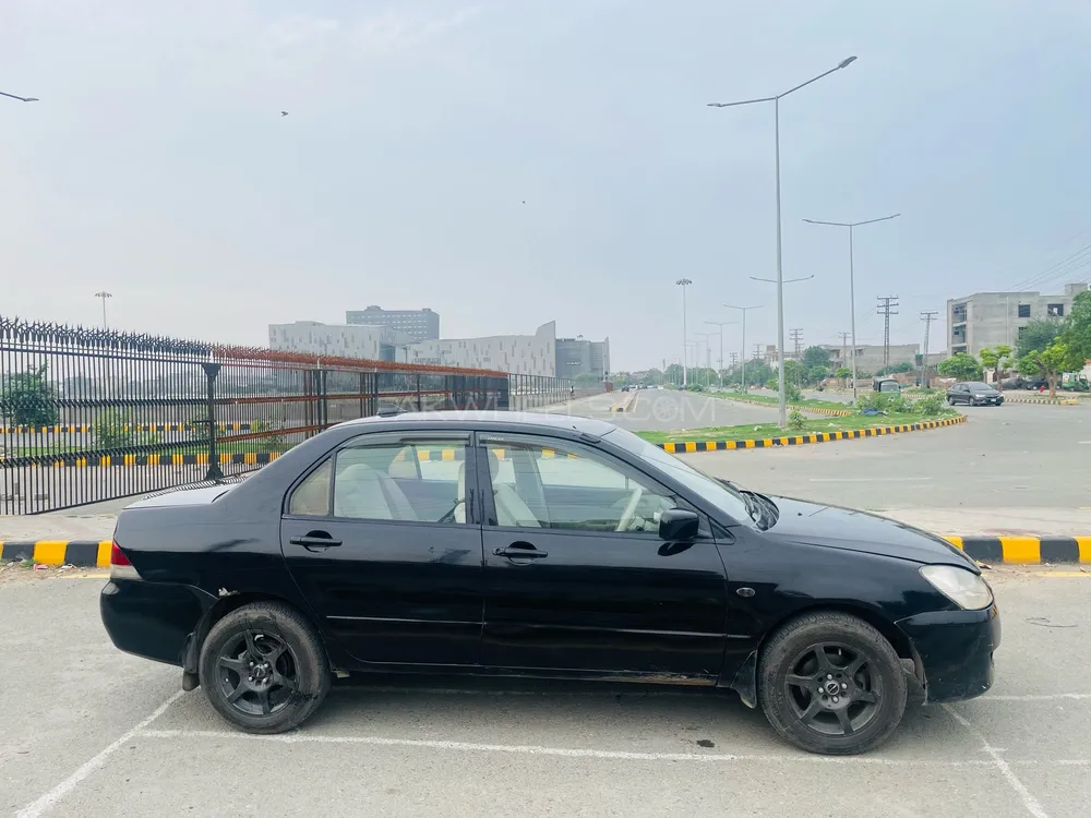 Mitsubishi Lancer 2005 for Sale in Lahore Mitsubishi Lancer 2005 for Sale in Lahore Image-6