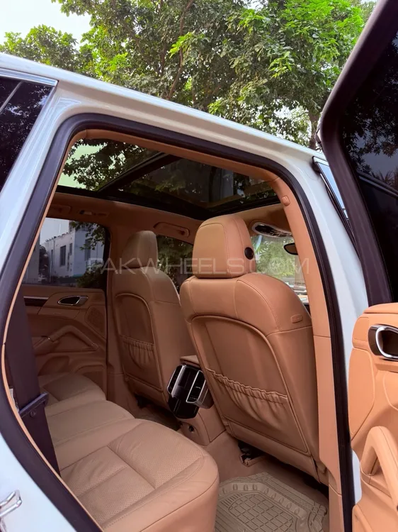 Porsche Cayenne 2013 for Sale in Lahore Porsche Cayenne 2013 for Sale in Lahore Image-9