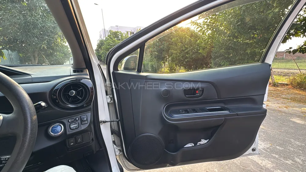 Toyota Aqua 2015 for Sale in Lahore Toyota Aqua 2015 for Sale in Lahore Image-11