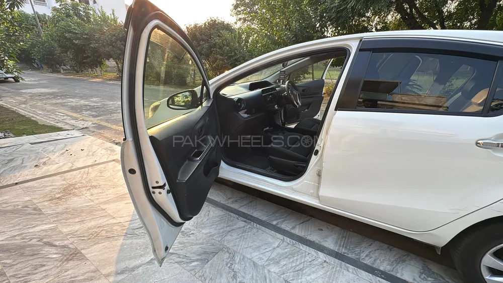 Toyota Aqua 2015 for Sale in Lahore Toyota Aqua 2015 for Sale in Lahore Image-7