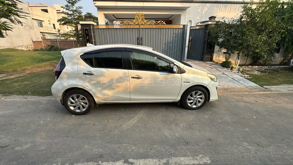 Toyota Aqua 2015 for Sale in Lahore Toyota Aqua 2015 for Sale in Lahore Image-4