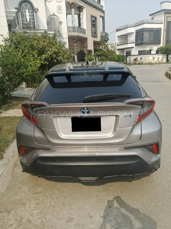 Toyota C-HR 2016 for Sale in Lahore Toyota C-HR 2016 for Sale in Lahore Image-2