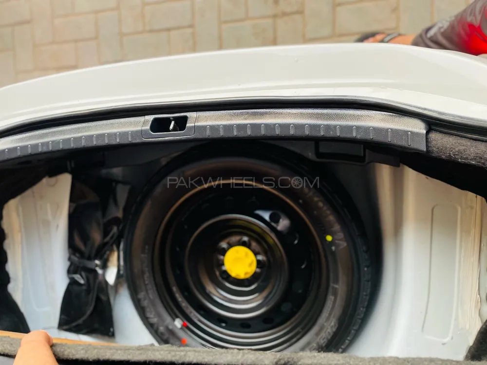 Toyota Corolla 2020 for Sale in Gujranwala Toyota Corolla 2020 for Sale in Gujranwala Image-17