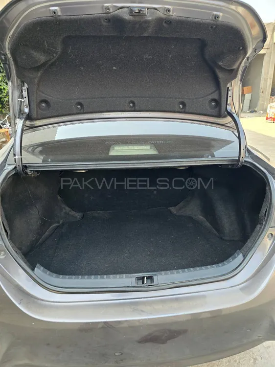 Toyota Corolla 2018 for Sale in Gujranwala Toyota Corolla 2018 for Sale in Gujranwala Image-11