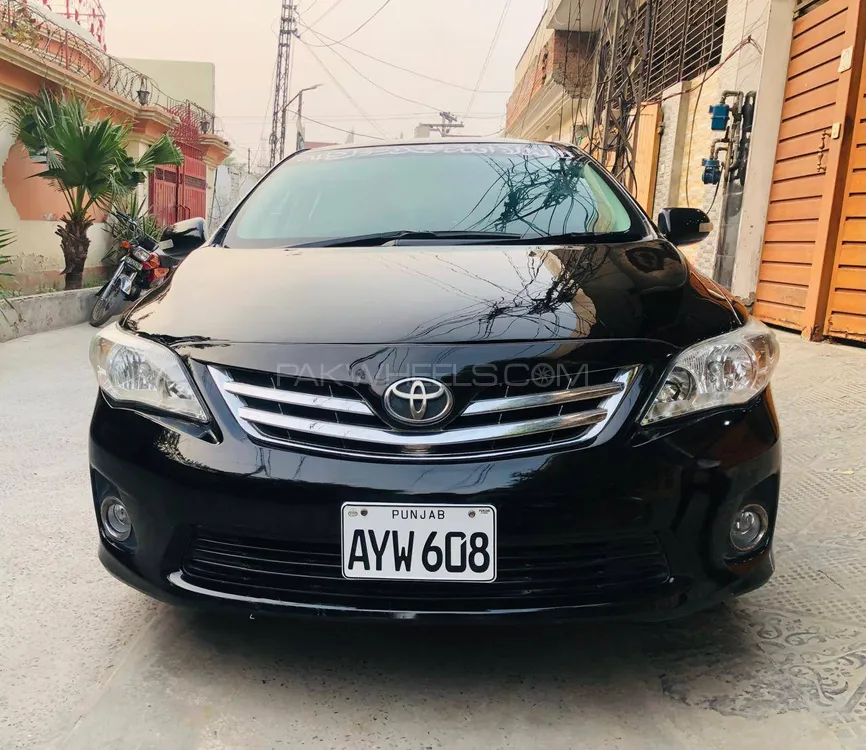 Toyota Corolla 2013 for Sale in Faisalabad Image-1