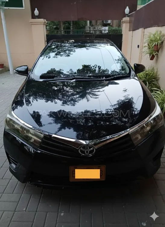 Toyota Corolla 2015 for Sale in Karachi Image-1