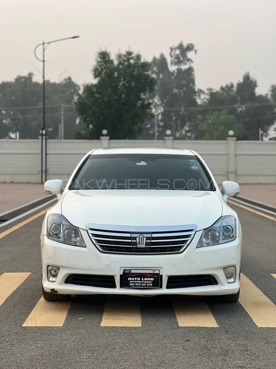 Toyota Crown 2011 for Sale in Faisalabad Toyota Crown 2011 for Sale in Faisalabad Image-1