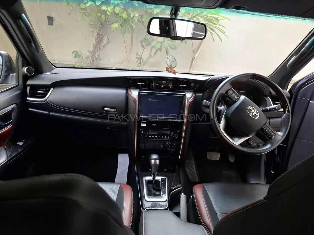 Toyota Fortuner 2023 for Sale in Karachi Toyota Fortuner 2023 for Sale in Karachi Image-7