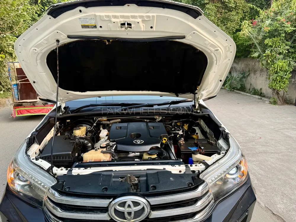 Toyota Hilux 2018 for Sale in Lahore Toyota Hilux 2018 for Sale in Lahore Image-5