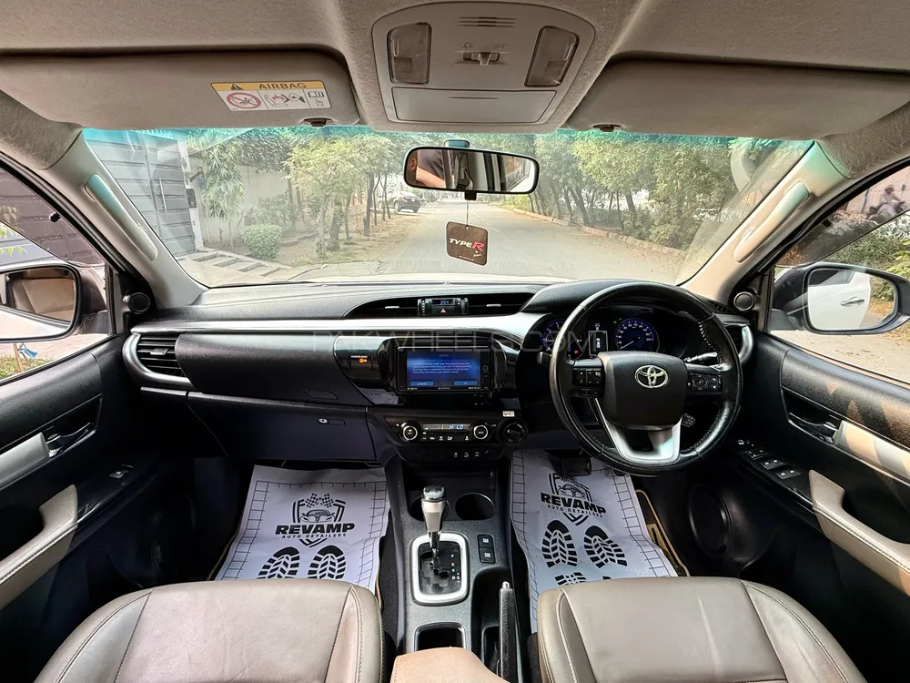 Toyota Hilux 2018 for Sale in Lahore Toyota Hilux 2018 for Sale in Lahore Image-10