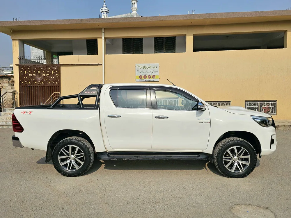 Toyota Hilux 2017 for Sale in Islamabad Toyota Hilux 2017 for Sale in Islamabad Image-8