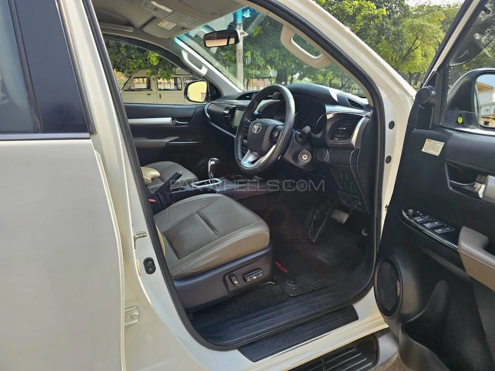 Toyota Hilux 2017 for Sale in Islamabad Toyota Hilux 2017 for Sale in Islamabad Image-16