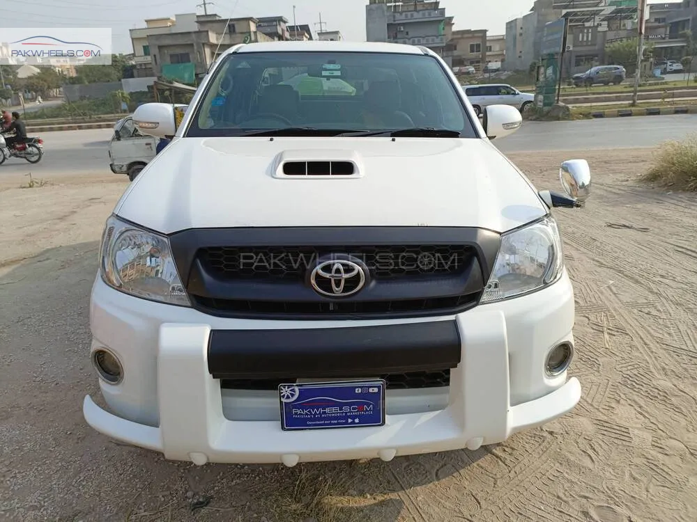 Toyota Hilux 2010 for Sale in Islamabad Image-1