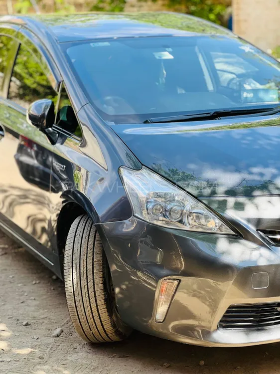 Toyota Prius Alpha 2011 for Sale in Peshawar Toyota Prius Alpha 2011 for Sale in Peshawar Image-2