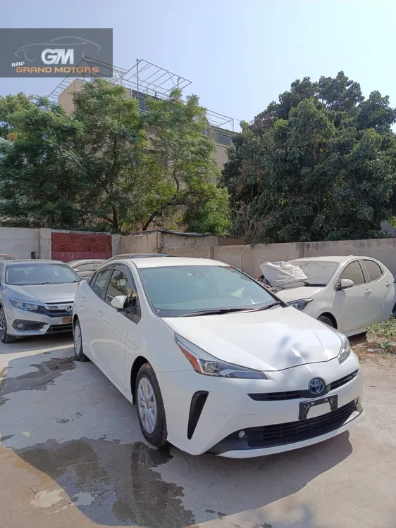 Toyota Prius 2021 for Sale in Karachi Image-1