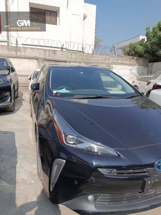 Toyota Prius 2021 for Sale in Karachi Image-1