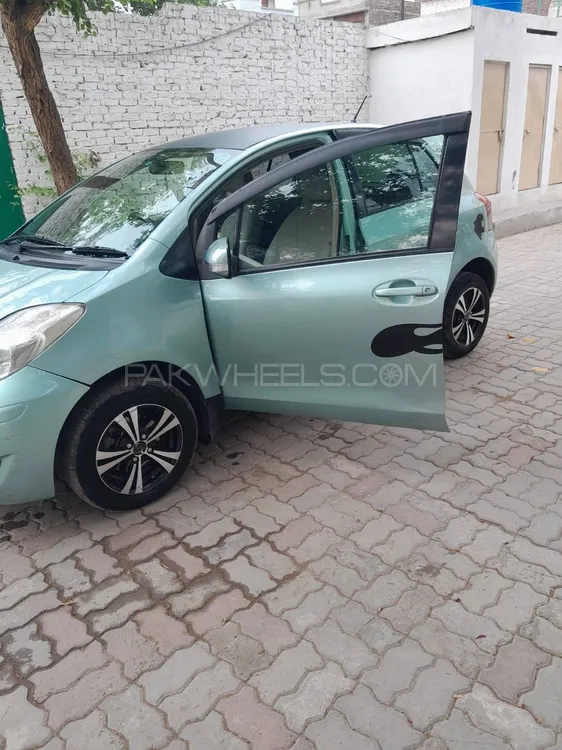 Toyota Vitz 2013 for Sale in Sialkot Toyota Vitz 2013 for Sale in Sialkot Image-7