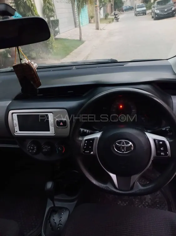 Toyota Vitz 2015 for Sale in Multan Toyota Vitz 2015 for Sale in Multan Image-9