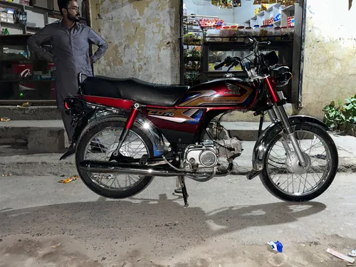 Honda CD 70 2025