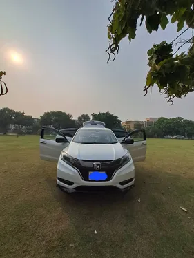 Honda Vezel Hybrid RS Honda Sensing  2017