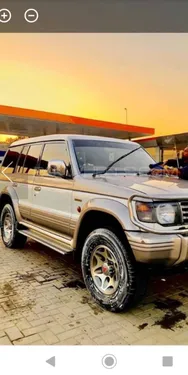Mitsubishi Pajero Exceed 3.5 1992