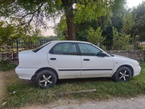 Suzuki Baleno JXR 2005