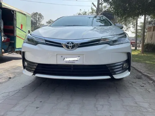 Toyota Corolla Altis Grande CVT-i 1.8 2019