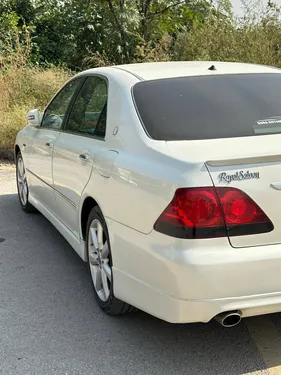 Toyota Crown Royal Saloon 2005