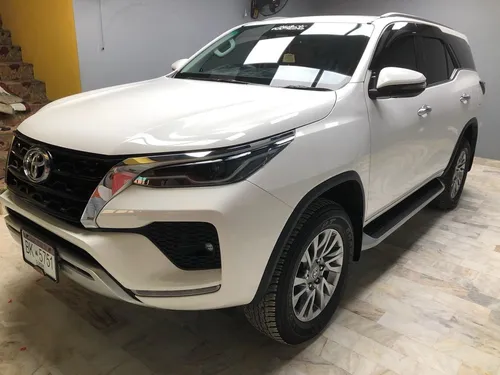 Toyota Fortuner 2.7 V 2021