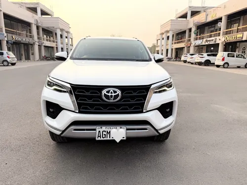 Toyota Fortuner 2.7 V 2021