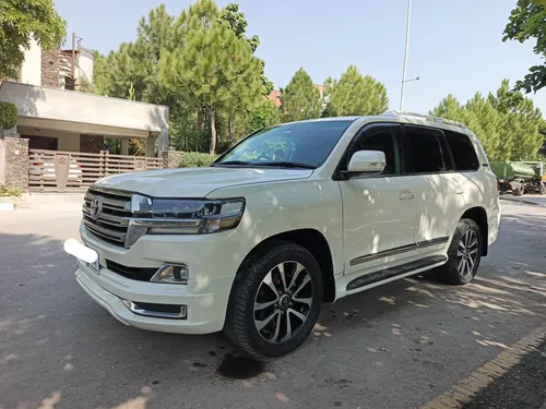 Toyota Land Cruiser AX 2011