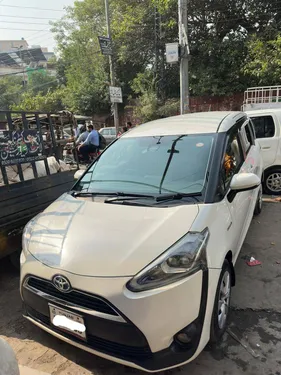 Toyota Sienta G 2017