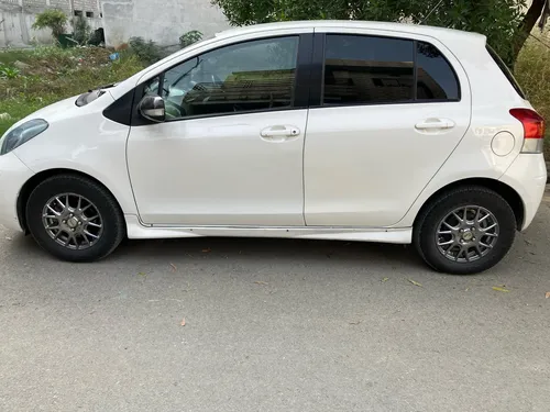 Toyota Vitz F 1.0 2010