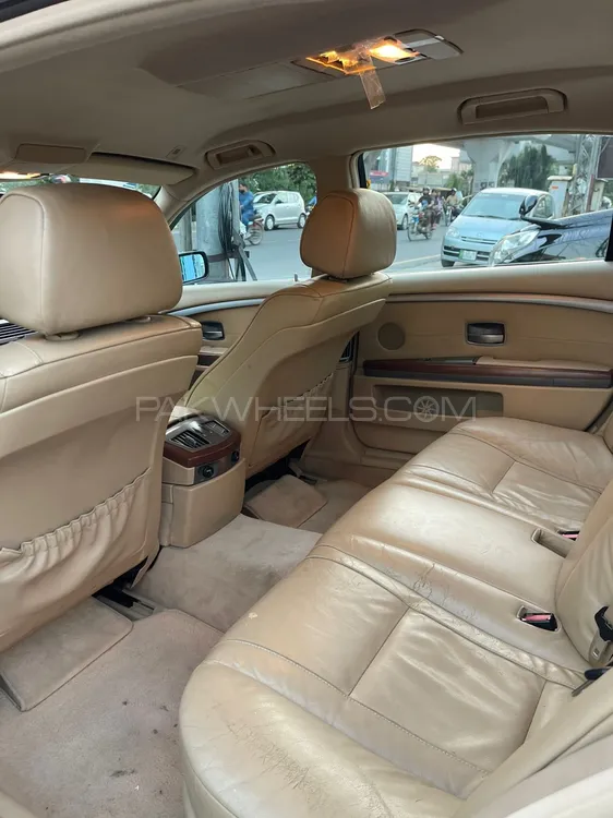 BMW 7 Series 2008 for Sale in Faisalabad BMW 7 Series 2008 for Sale in Faisalabad Image-9