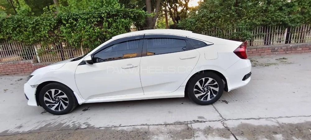 Honda Civic 2018 for Sale in Rawalpindi Honda Civic 2018 for Sale in Rawalpindi Image-12