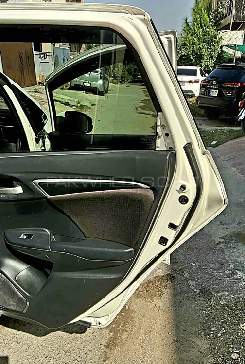 Honda Fit 2014 for Sale in Islamabad Honda Fit 2014 for Sale in Islamabad Image-15