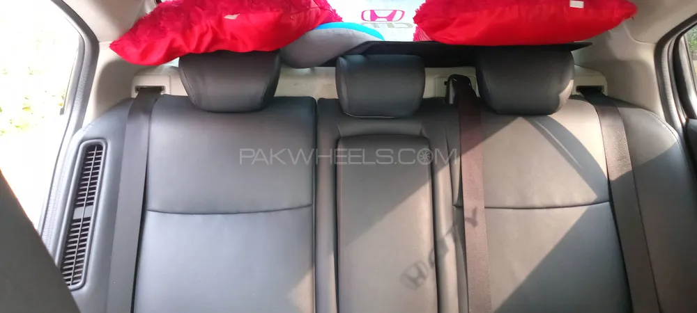 Honda Grace Hybrid 2015 for Sale in Lahore Honda Grace Hybrid 2015 for Sale in Lahore Image-12
