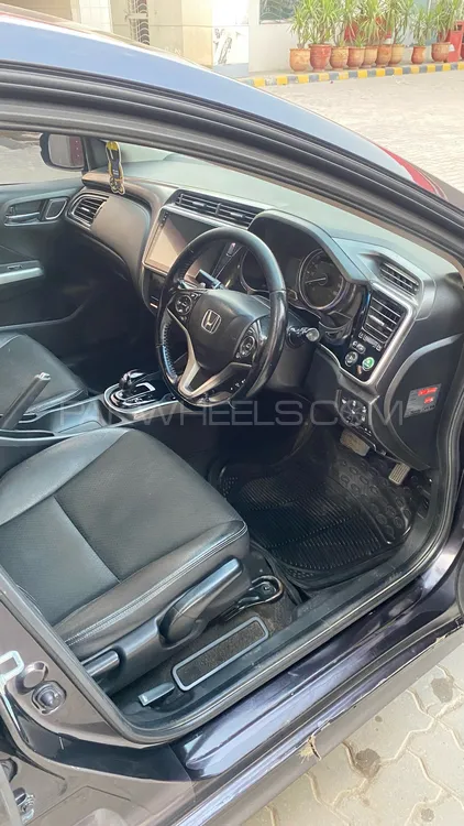 Honda Grace Hybrid 2018 for Sale in Lahore Honda Grace Hybrid 2018 for Sale in Lahore Image-10