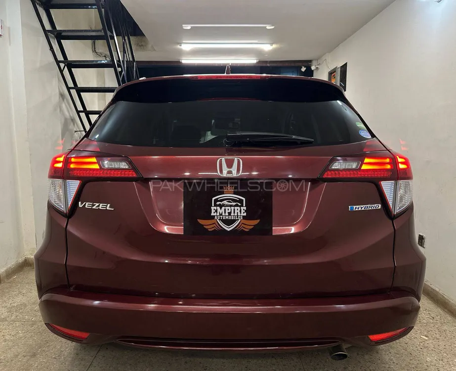 Honda Vezel 2015 for Sale in Karachi Honda Vezel 2015 for Sale in Karachi Image-4