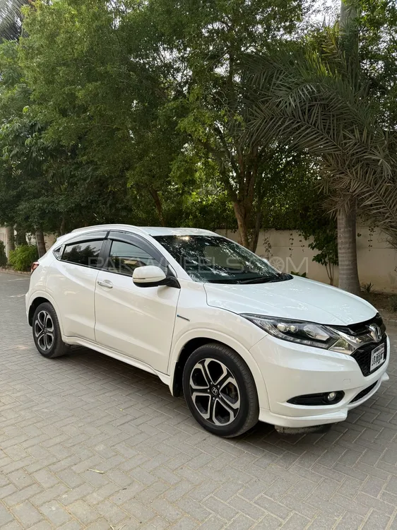 Honda Vezel 2015 for Sale in Karachi Image-1
