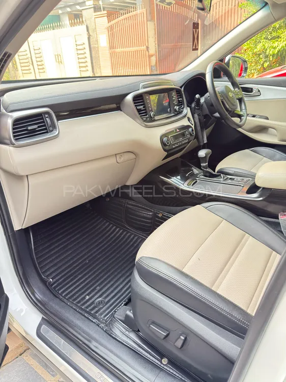 KIA Sorento 2023 for Sale in Lahore KIA Sorento 2023 for Sale in Lahore Image-15