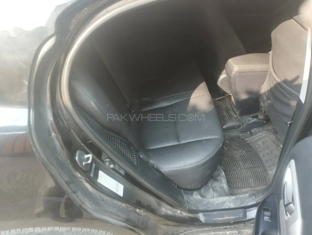 Lexus CT200h 2011 for Sale in Karachi Lexus CT200h 2011 for Sale in Karachi Image-7